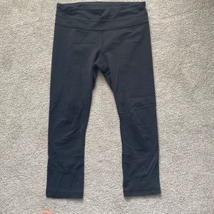 Lululemon black run inspire size 6 crop